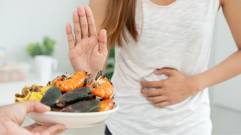 Một số người cần hạn chế ăn tôm để tránh ảnh hưởng sức khỏe