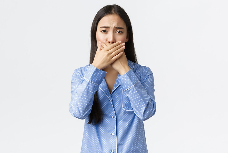 an-trau-co-bi-den-rang-khong-cach-giu-ham-rang-trang-sang-khi-nhai-trau 4.png