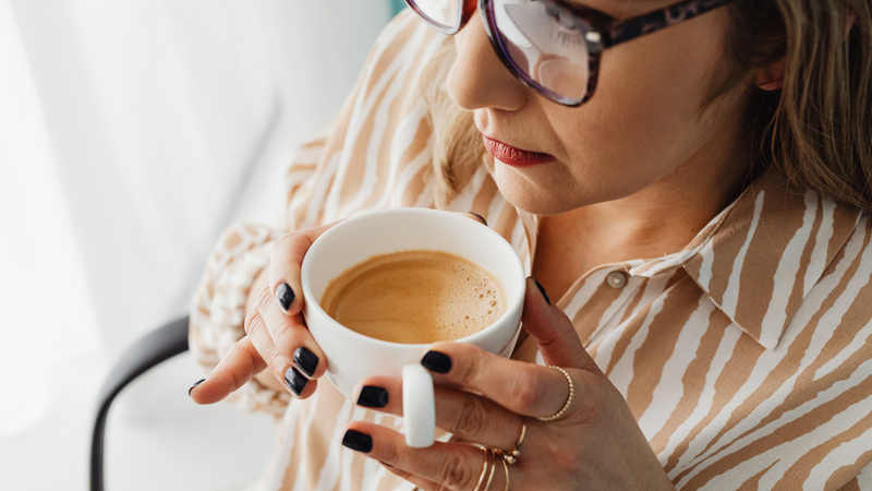 Nếu thường xuyên uống cà phê ngay sau bữa ăn có trứng, cơ thể có thể không hấp thu tối ưu lượng sắt từ thực phẩm