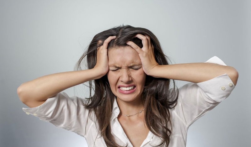 Ấn vào đỉnh đầu thấy đau là bệnh gì? Cách điều trị và phòng ngừa 1