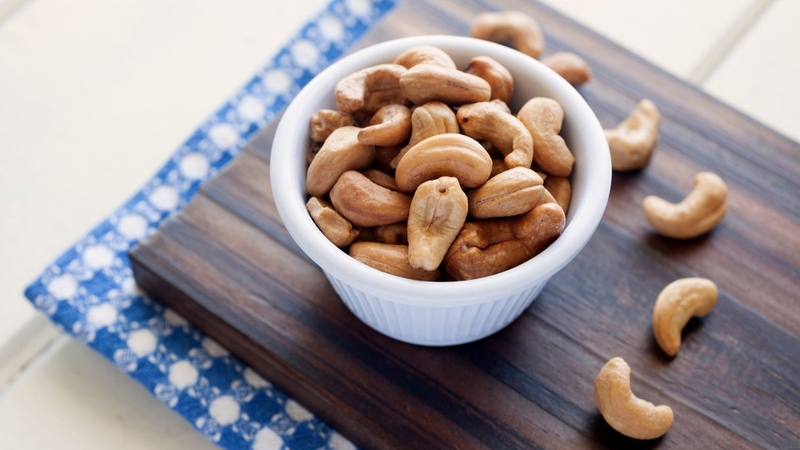 Vỏ hạt điều có chứa một số chất chống oxy hóa và chất xơ có lợi cho sức khỏe