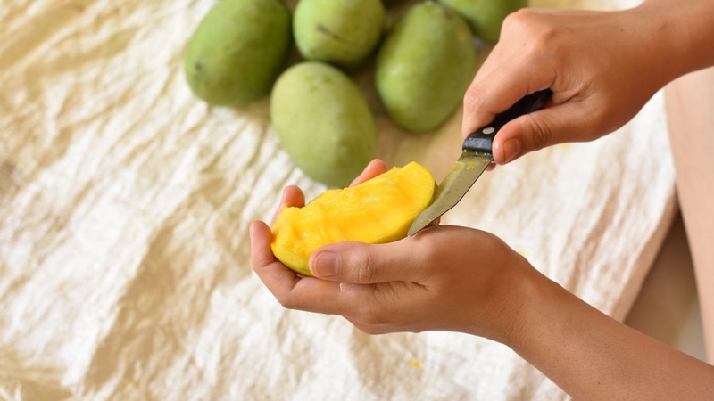 Ăn xoài có nóng không? Giải đáp chi tiết kèm lưu ý quan trọng cho sức khỏe 2