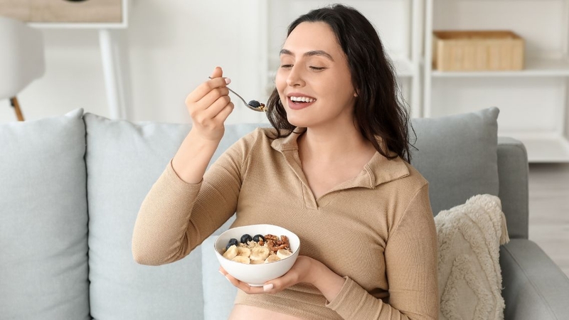 Kết hợp yến mạch với các thực phẩm khác để có bữa sáng cân bằng dinh dưỡng