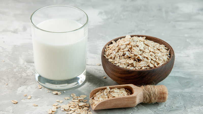 Hiệu quả giảm cân có thể bị ảnh hưởng khi kết hợp yến mạch với sữa đặc vào buổi tối