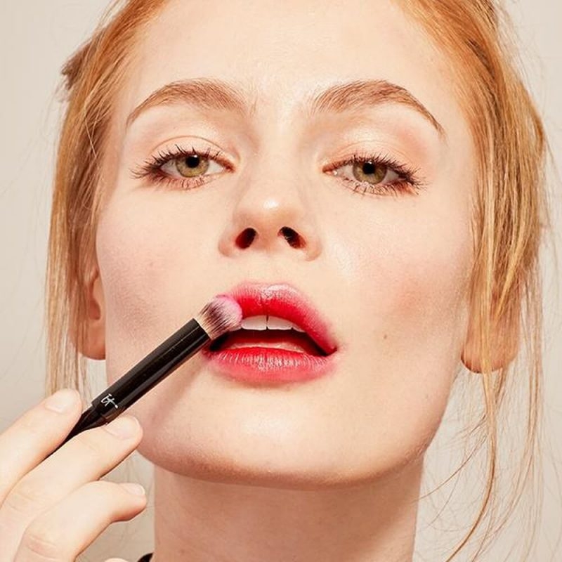 Cách đánh son không làm lộ vân môi 1