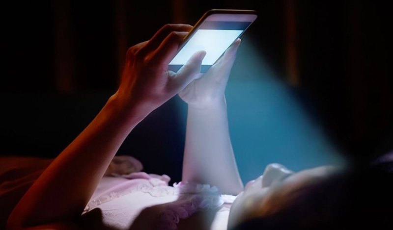 Ánh sáng xanh có tác hại gì? Cách phòng ngừa và bảo vệ mắt 1