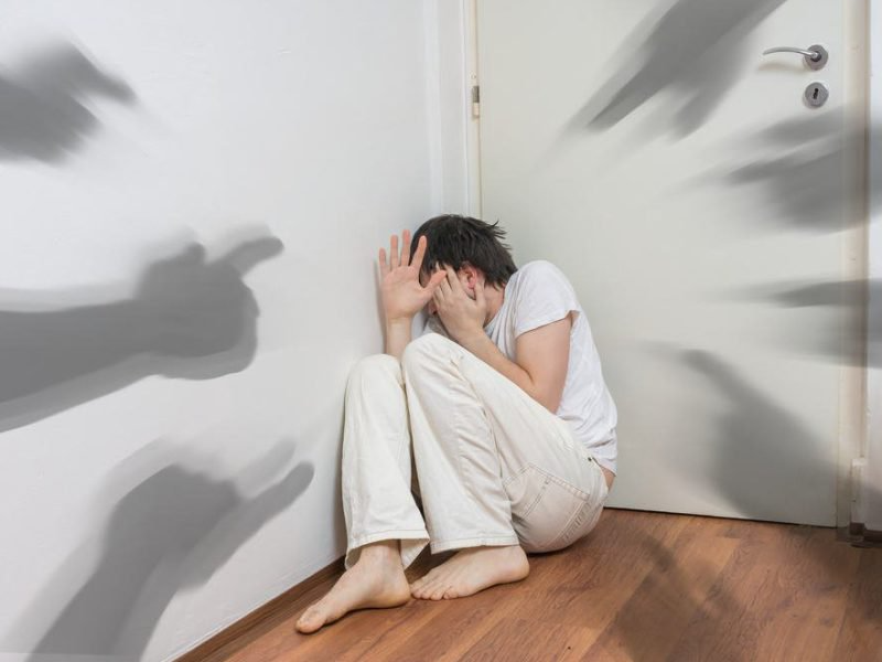 Ảo giác là những trải nghiệm mang tính cảm giác có vẻ như thật nhưng được tâm trí bạn tạo ra 1