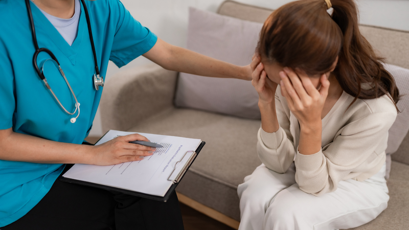 Hãy tìm kiếm sự giúp đỡ từ chuyên gia nếu áp lực ảnh hưởng nghiêm trọng đến bạn