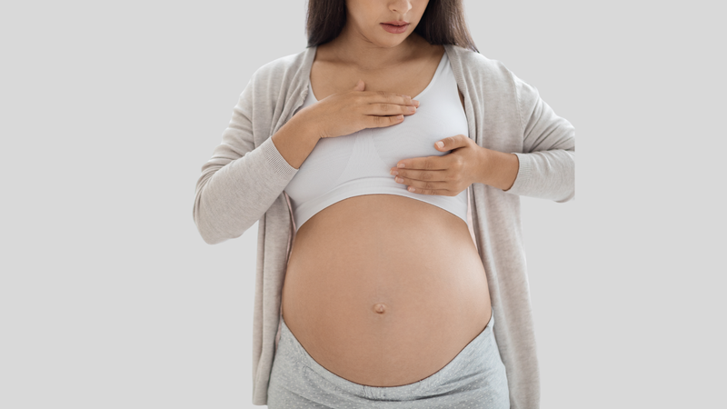 Cơn đau ở vú thường liên tục và tăng dần, khiến mẹ bầu cảm thấy rất khó chịu