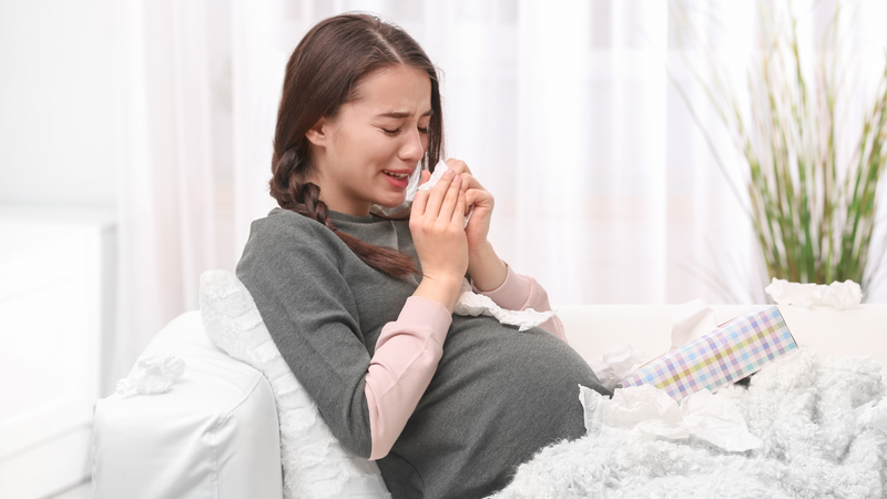 Sự đau đớn và căng thẳng do bệnh tật gây ra cũng ảnh hưởng đến tâm lý và sức khỏe tổng thể của mẹ bầu