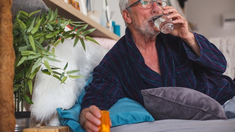 Atorvastatin uống trước hay sau ăn? Tác dụng phụ của thuốc Atorvastatin là gì? 2