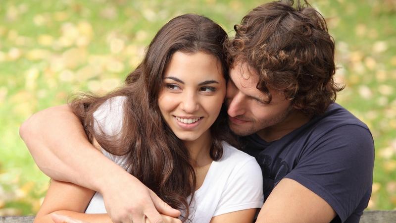 u yếm là gì? Những lợi ích bất ngờ của thói quen âu yếm 1