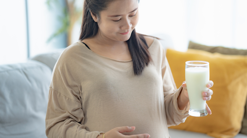 Nên ưu tiên sữa tươi không đường khi muốn kiểm soát cân nặng và đường huyết ổn định