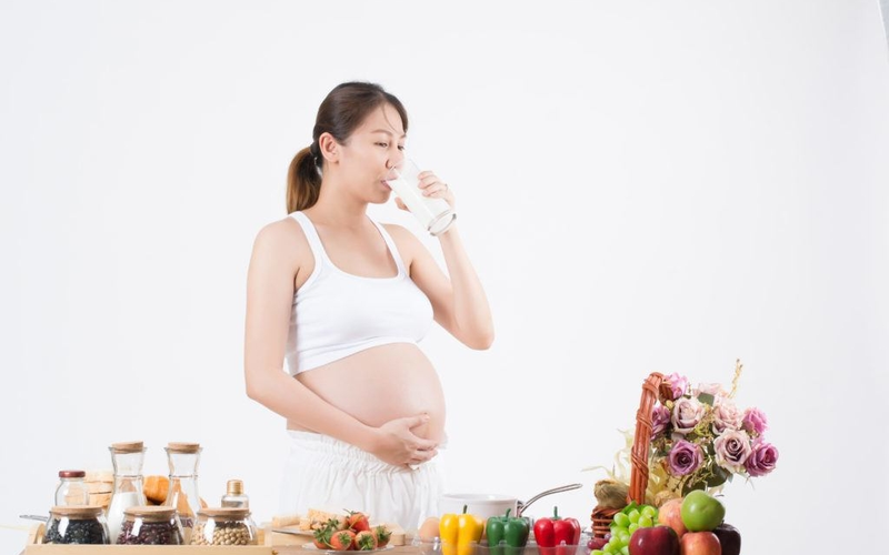 Bà bầu bị phù chân có nên đi bộ không? 3