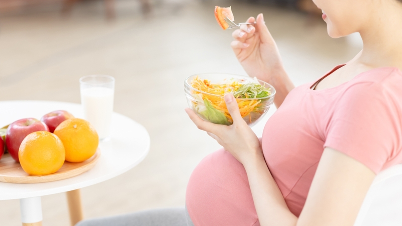 Bà bầu bị tay chân miệng có sao không? Nguy hiểm tiềm ẩn và những điều cần biết 4