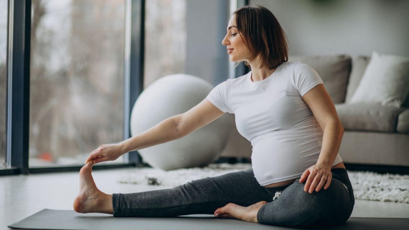 Mẹ bầu vận động thường xuyên sẽ tiêu hao nhiều calo hơn người ít vận động