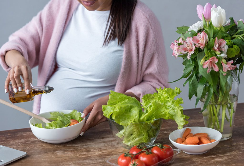 Bà bầu có được dùng dầu oliu không? Lợi ích dầu oliu mang lại cho bà bầu 1