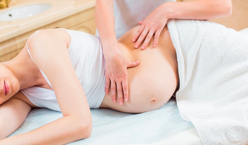 Bà bầu đau lưng có được bôi dầu gió không? 3