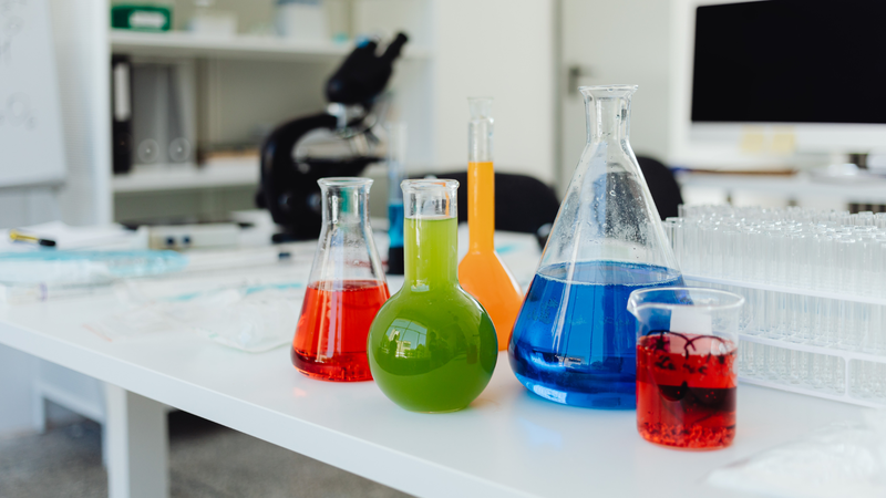 Hóa chất làm tóc có thể ảnh hưởng đến sức khỏe mẹ bầu