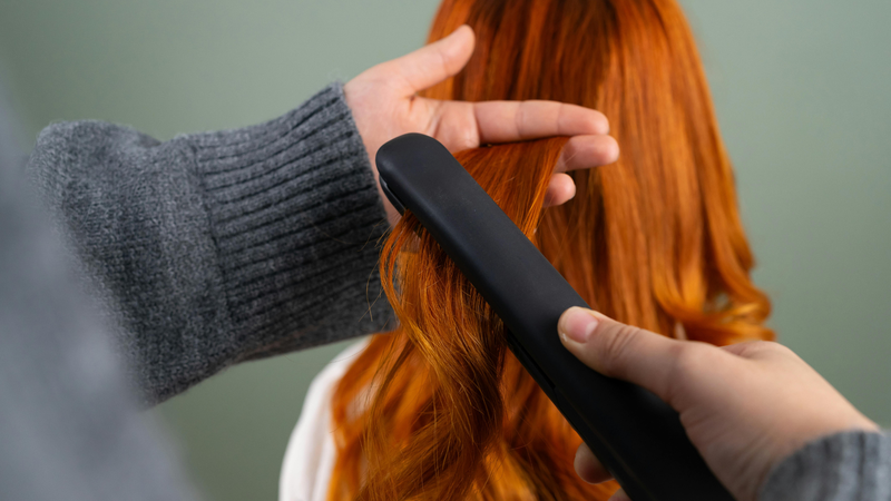 Mẹ bầu cần theo dõi phản ứng cơ thể khi làm tóc