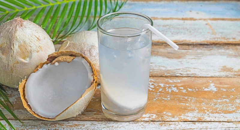 Bà bầu huyết áp cao có nên uống nước dừa không? Lợi hay hại? 2