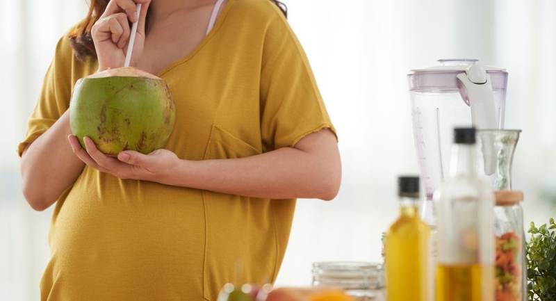 Bà bầu huyết áp cao có nên uống nước dừa không? Lợi hay hại? 3