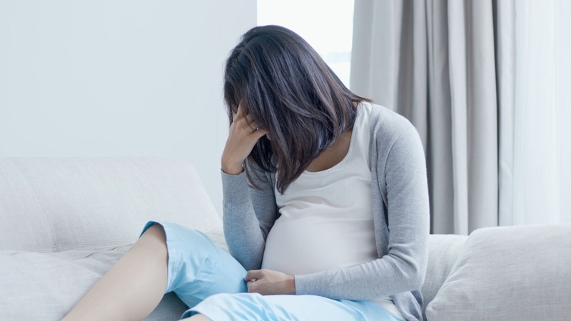 Bà bầu phù chân mấy lần thì sinh? Hiểu đúng về dấu hiệu phù chân vào cuối thai kỳ 3