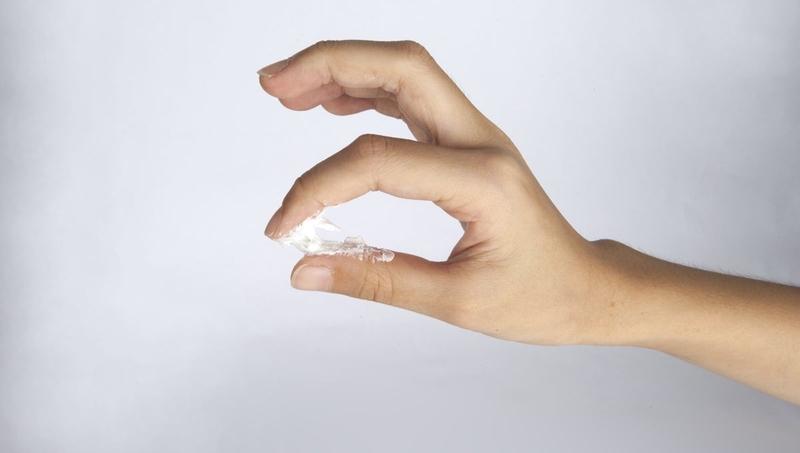 Bà bầu ra khí hư màu trắng sữa không ngứa có sao không 1