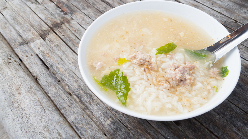 Bà bầu sau khi nôn nên ăn gì để bổ sung dinh dưỡng và tránh mất nước? 4