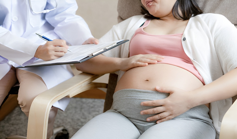 Bà bầu sau khi nôn nên ăn gì để bổ sung dinh dưỡng và tránh mất nước? 4