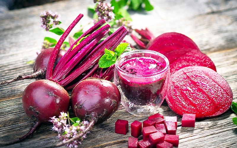 Bà bầu uống nước ép củ dền được không? Những điều mẹ bầu cần chú ý khi dùng nước ép 1