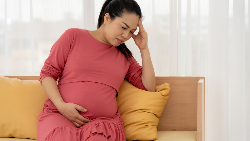 Dấu hiệu bà bầu mệt mỏi do thừa axit folic khi mang thai