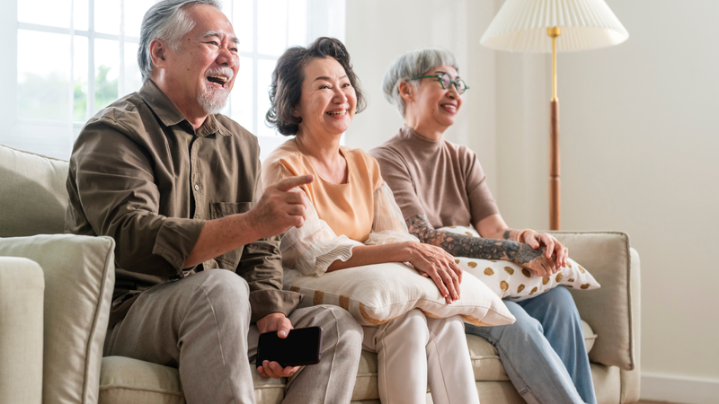 Khi ba mẹ vẫn sinh hoạt bình thường, nhưng cơ thể đã thay đổi, đó có thể là dấu hiệu bệnh lý tiềm ẩn