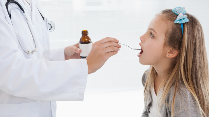 Nhóm kháng sinh Tetracycline pha với sữa khiến thuốc không phát huy tác dụng