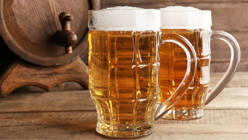 Không nên tiêu thụ nhiều rượu bia