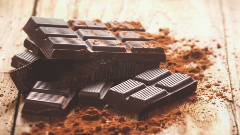 Bác sĩ tư vấn: Ăn socola có nổi mụn không? 1