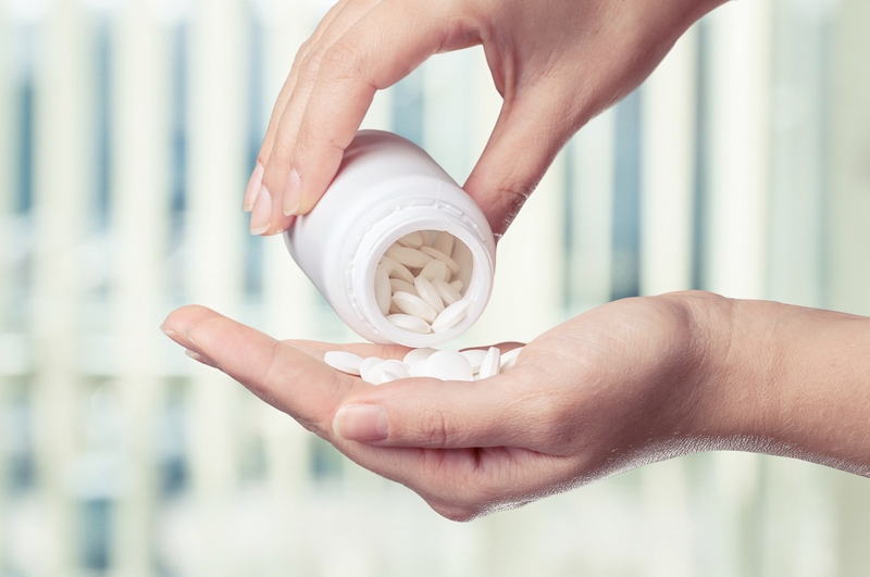 Bác sĩ tư vấn: Vì sao uống canxi nước tiểu vàng? 2