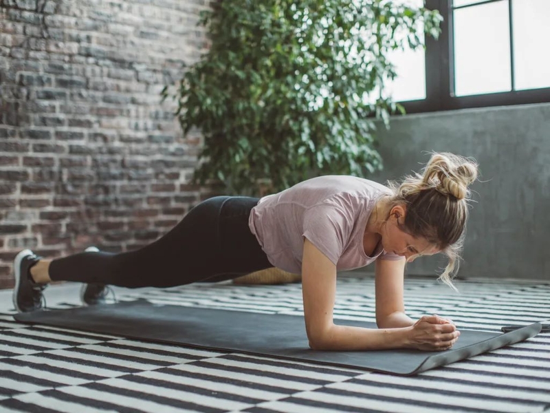 Bài tập giảm mỡ bụng cho tuổi trung niên giúp lấy lại vóc dáng hiệu quả 2