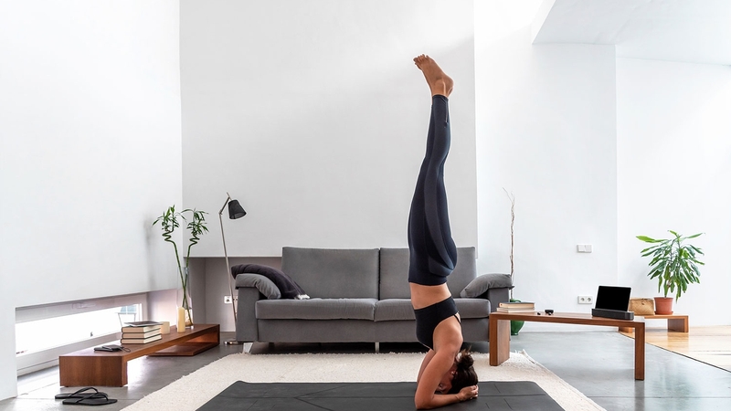 Bài tập Headstand và những lợi ích đối với sức khỏe 1