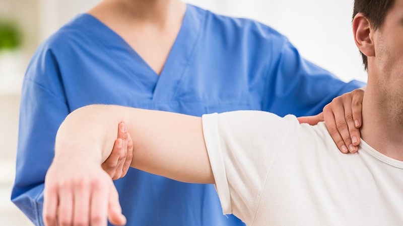 Bài tập phục hồi chức năng khớp vai bạn nên biết 2