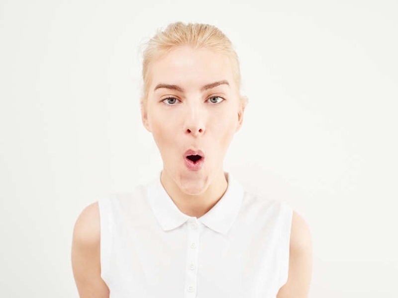 Uốn lưỡi cũng được coi là bài tập giúp làm thon mặt rất hiệu quả cho nữ giới, giúp gương mặt phát triển cân đối, hài hòa hơn