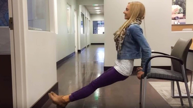 Chỉ cần tập thể dục 15 phút mỗi ngày có thể giảm đau vai và xây dựng cơ một cách hiệu quả