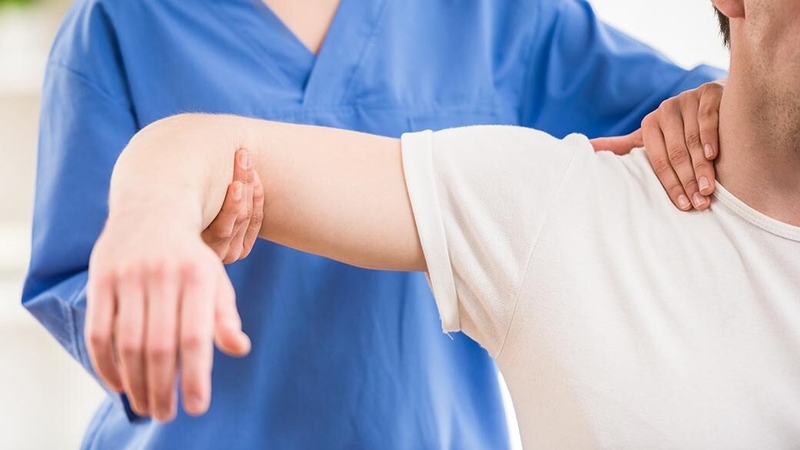 bai-tap-vat-ly-tri-lieu-rach-chop-xoay-tai-nha 1.jpg