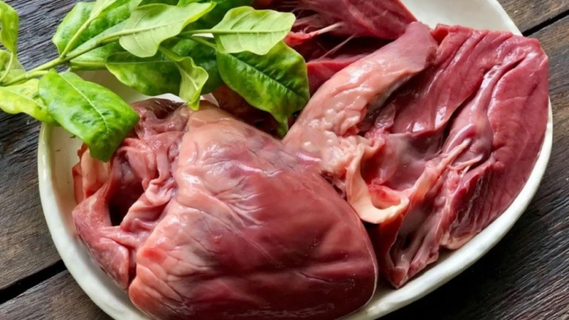 Tim heo giàu protein, sắt và B12