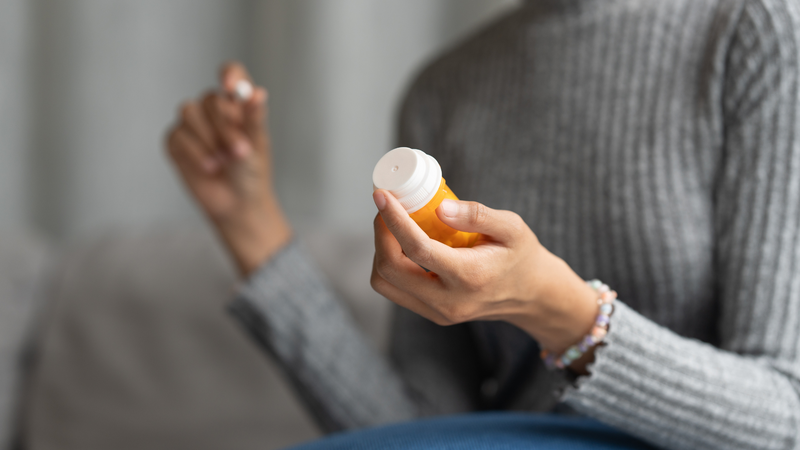 Người viêm gan B chỉ nên bổ sung vitamin C đúng liều lượng và theo hướng dẫn của bác sĩ