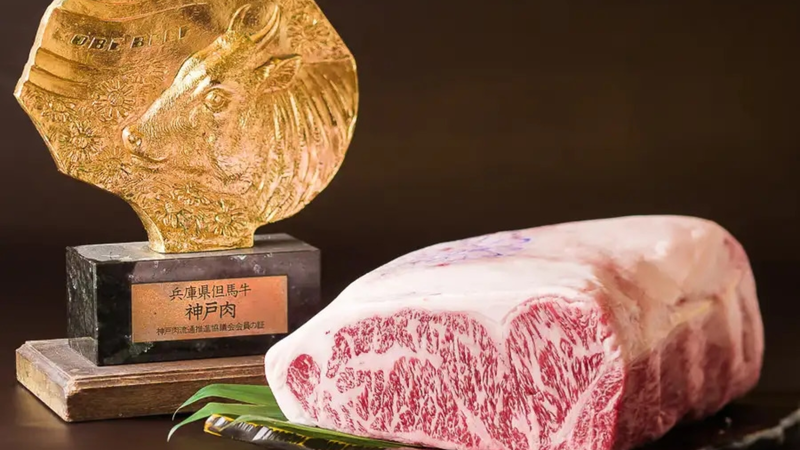 Nguồn cung khan hiếm và tiêu chuẩn khắt khe khiến bò Kobe có giá thành cao
