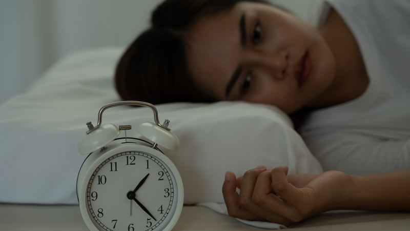 Người nhạy cảm với caffeine nên hạn chế uống cacao gần giờ ngủ để tránh ảnh hưởng giấc ngủ