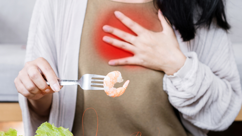 Các triệu chứng dị ứng hải sản có thể xuất hiện trên da, đường tiêu hóa và hô hấp