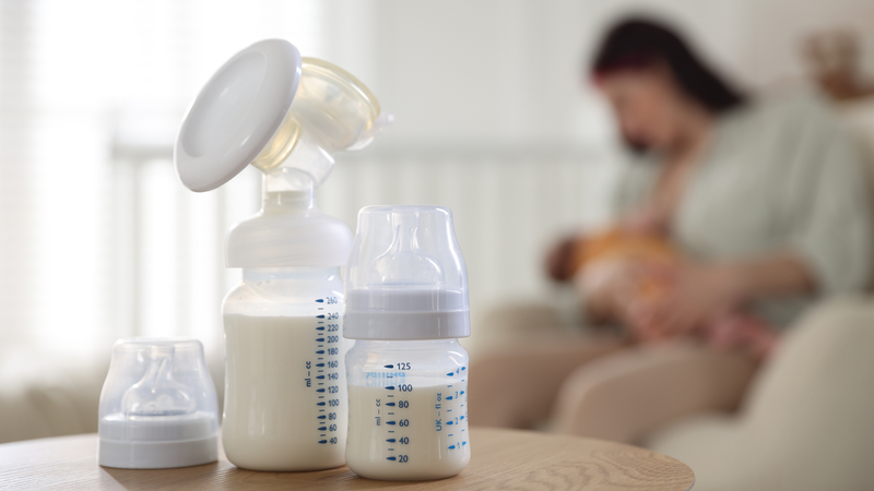 HMO và HMP trong sữa mẹ cùng hỗ trợ hệ vi sinh đường ruột, tiêu hóa và miễn dịch của trẻ