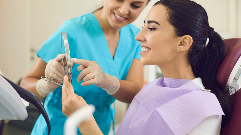 Thảo luận cùng nha sĩ để chọn được khí cụ chỉnh nha phù hợp nhất